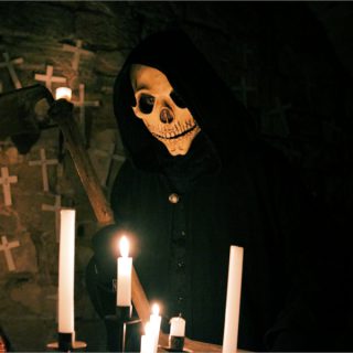 Und im Keller wartet der Satan mit der Axt 8