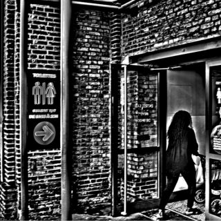 Gewalt: Noch hält die bürgerliche Maske 9